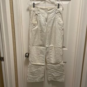 H&M white linen pants. Size 36 which is a size 6.